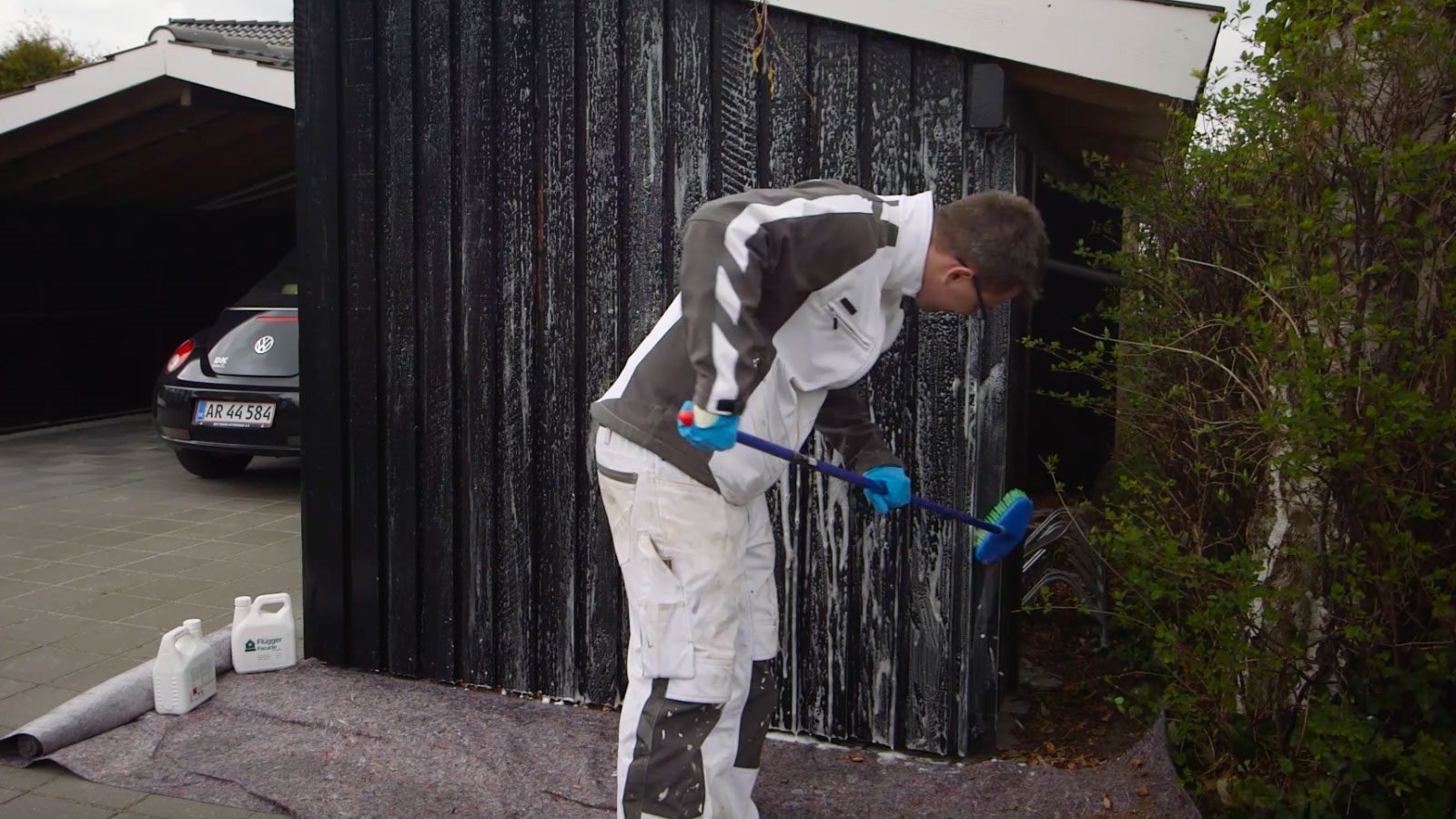 Wyczyść elewację drewnianą przed obróbką